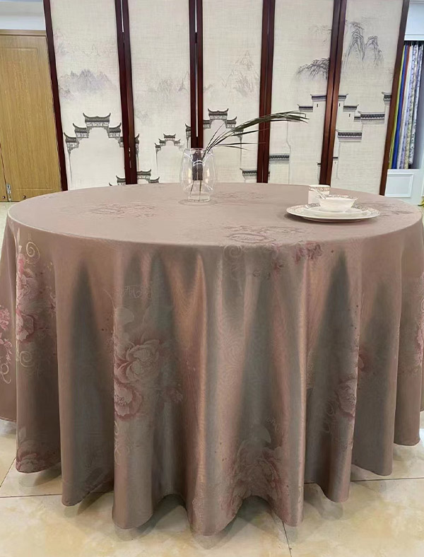 Printed tablecloth in gold coffee